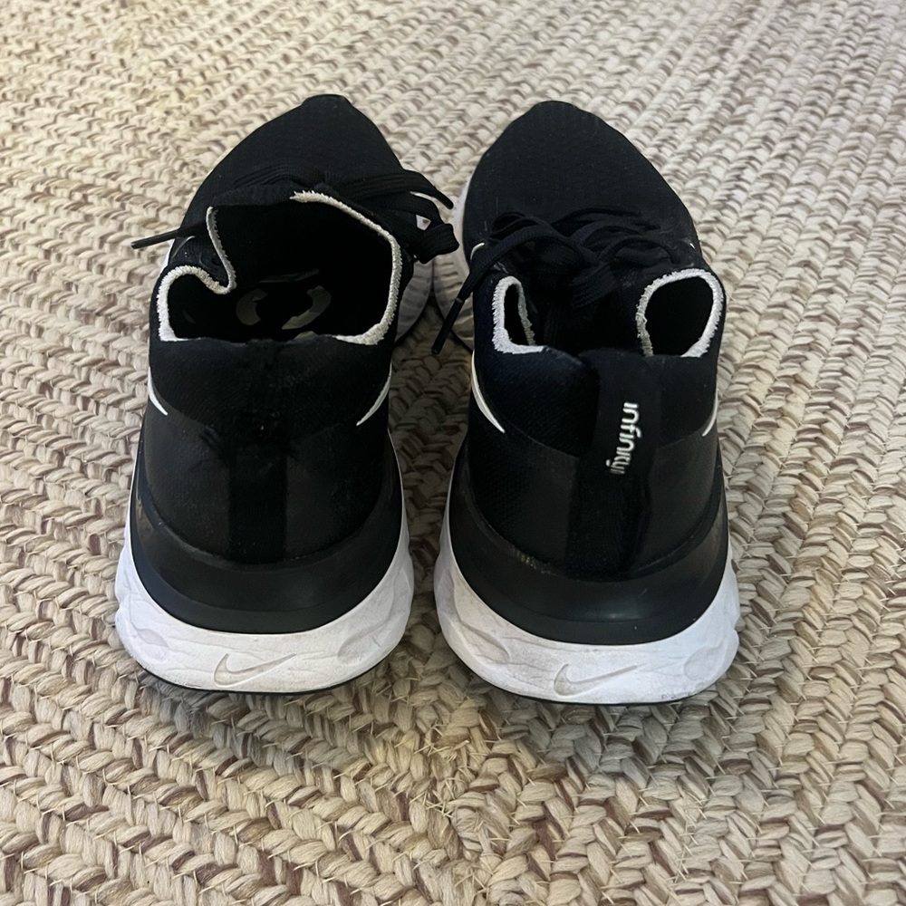 Nike React Infinity Run Sneakers in Black and White - Picture 5 of 6